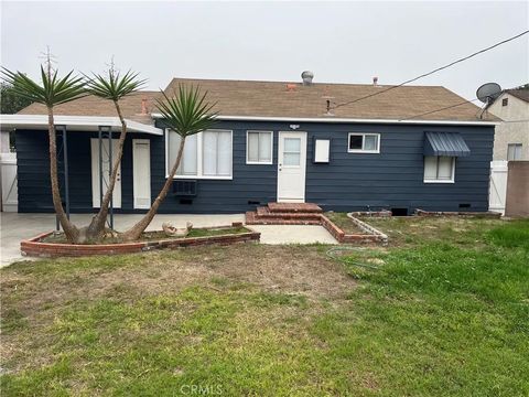 Tiny photo for 10341 Karmont Ave, South Gate, CA 90280 (MLS # OC25252981)