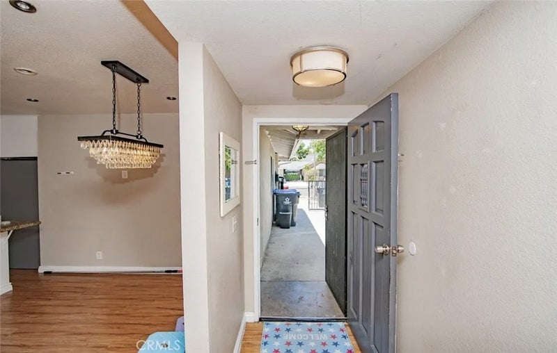 1217 S HURON