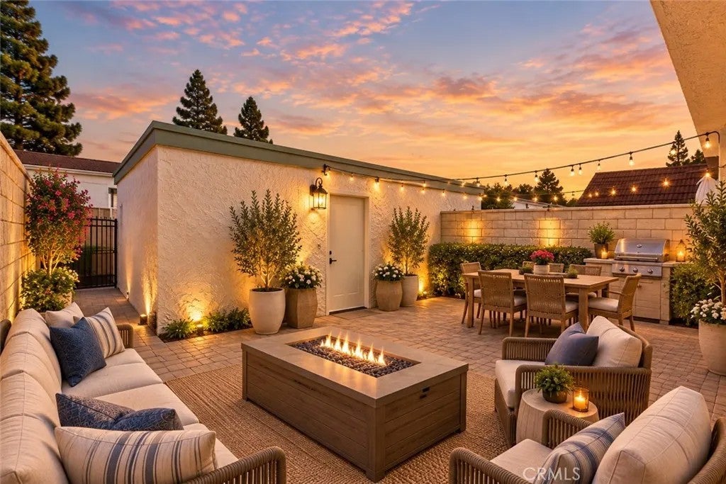 6907 Orangewood