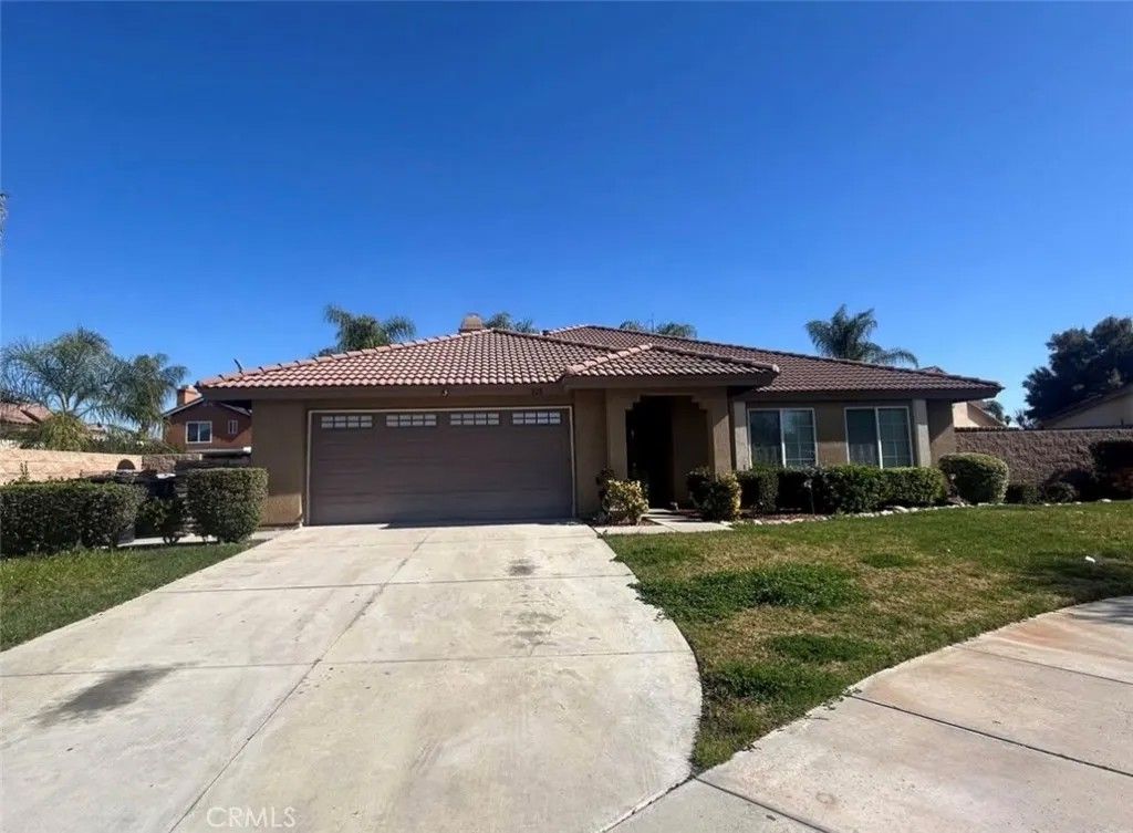 Photo of 828 Coramdeo Court, Hemet, CA 92543 (MLS # SW26043320)