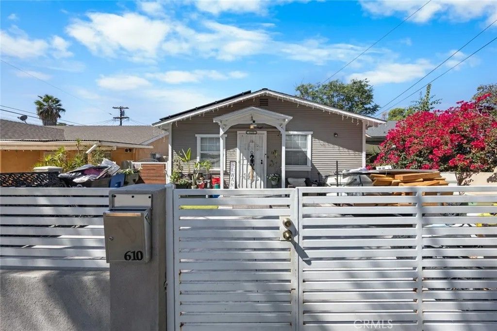 Photo of 610 S Vine Ave, Ontario, CA 91762 (MLS # PW26007332)