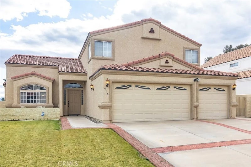 915 Beach Drive