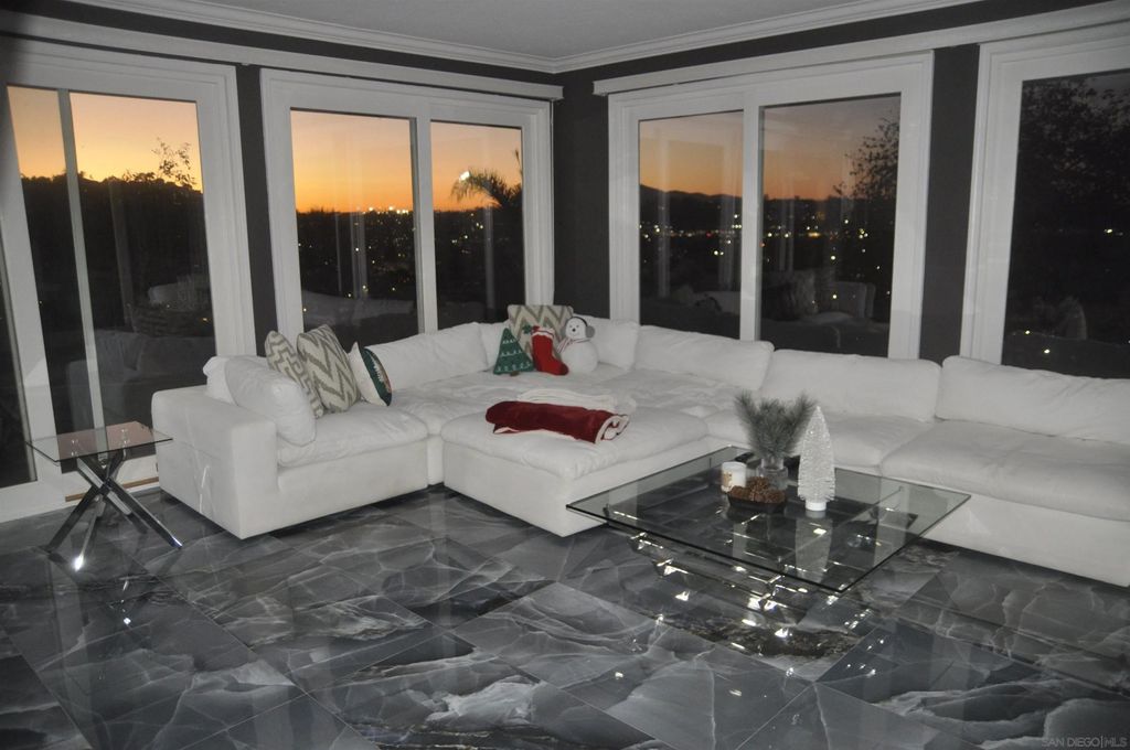 Photo of 204 Cajon View Dr, El Cajon, CA 92020 (MLS # 2600081)