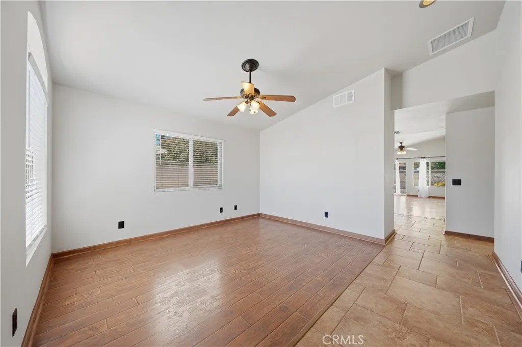 31920 Calle Vimianzo