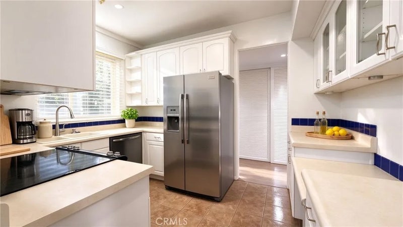 985 E California 101