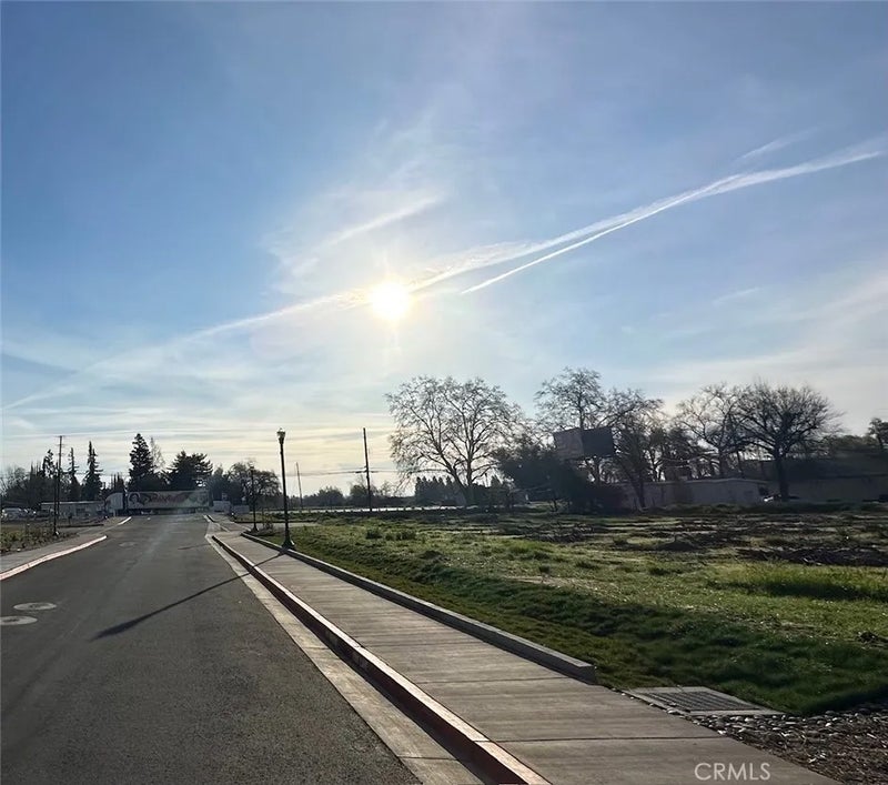 1425 HWY 99