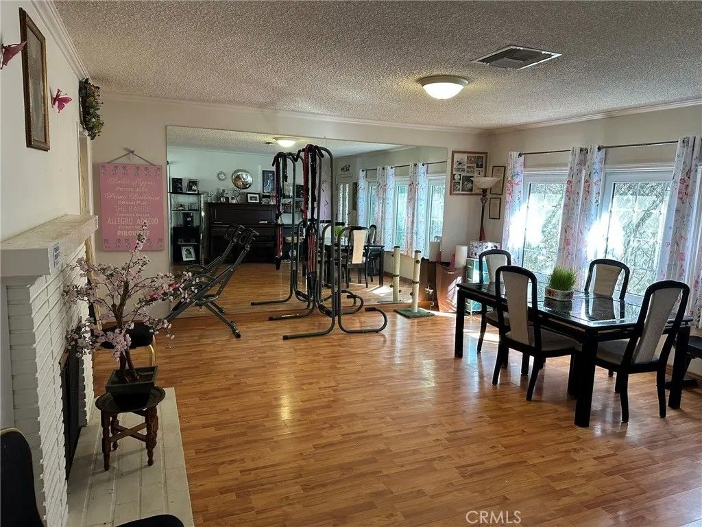 Photo of 22901 Leonora Drive, Woodland Hills, CA 91367 (MLS # SR26037862)