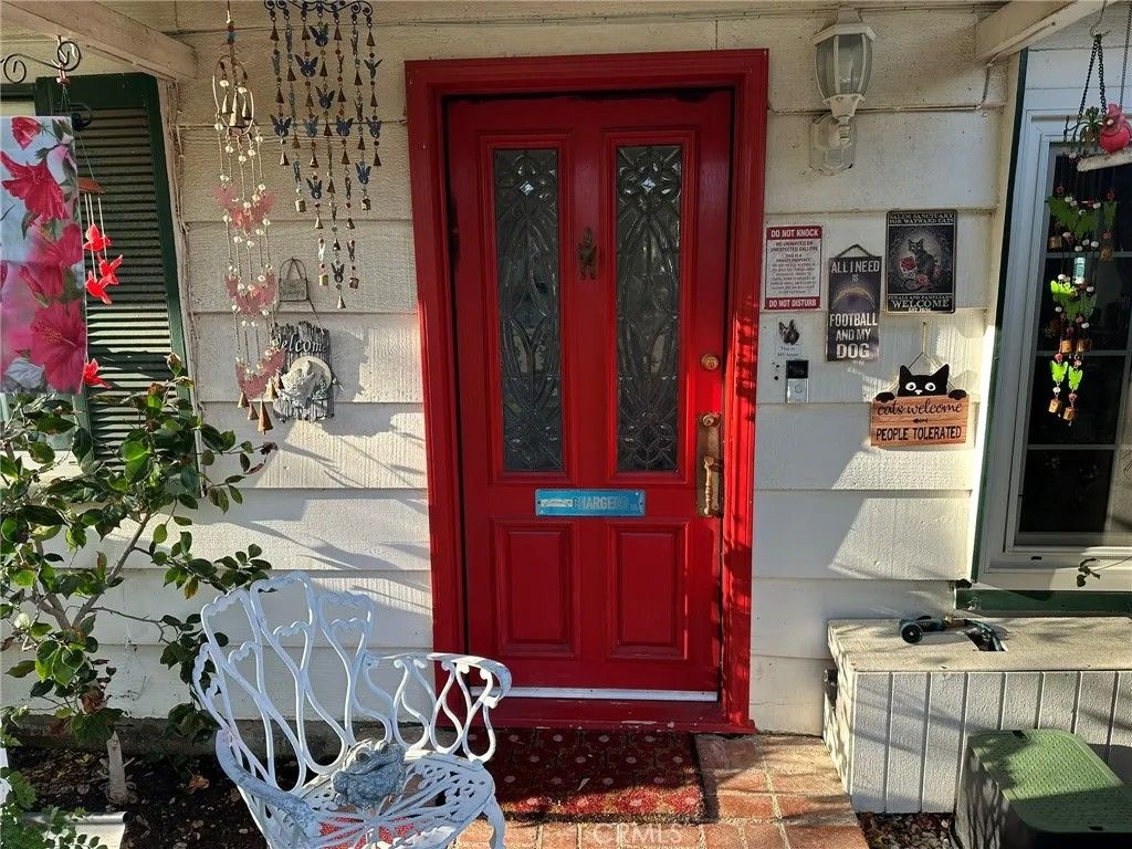 Photo of 22901 Leonora Drive, Woodland Hills, CA 91367 (MLS # SR26037862)