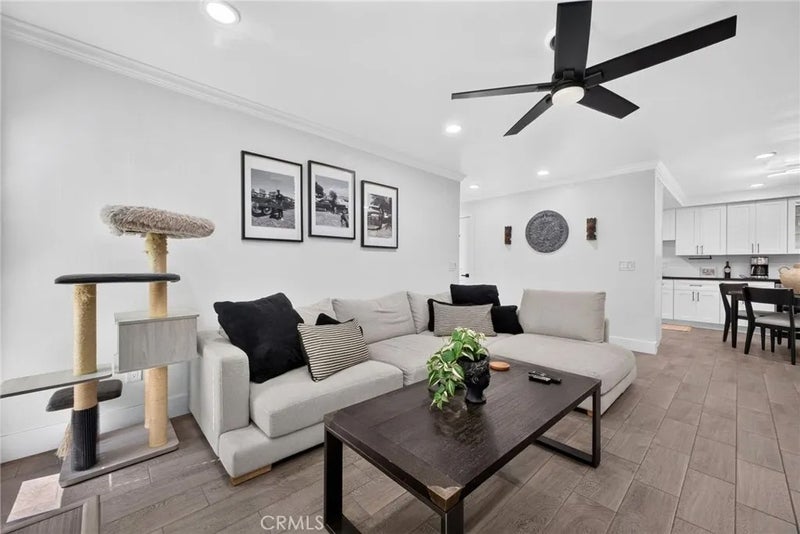 1725 Melrose 28