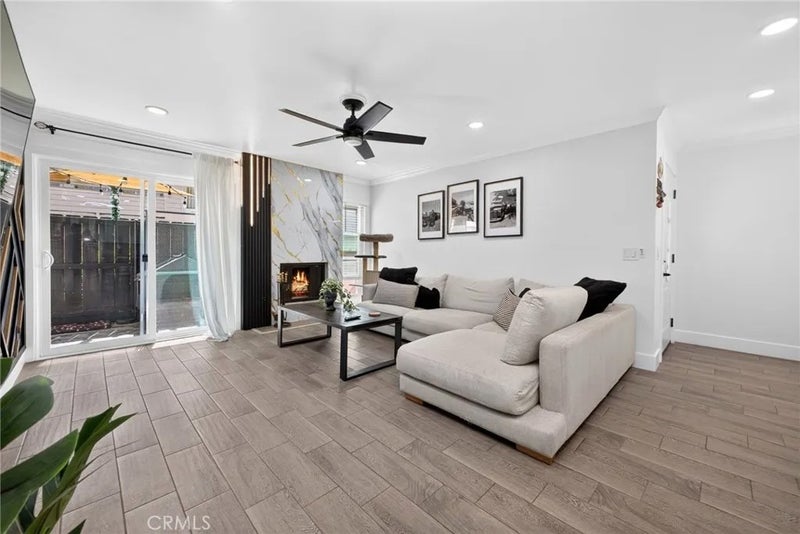 1725 Melrose 28