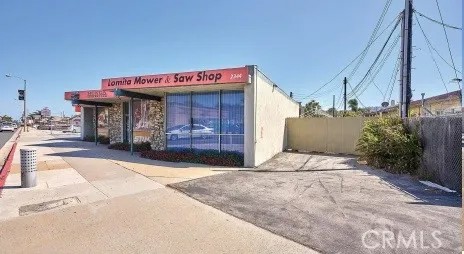 2352 Lomita