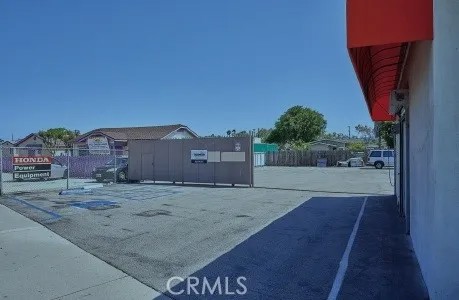 2352 Lomita
