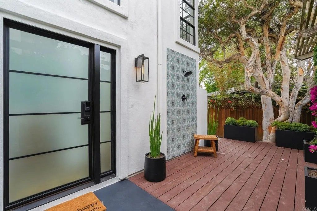 Photo of 141 N Acacia Ave, Solana Beach, CA 92075 (MLS # NDP2602118)