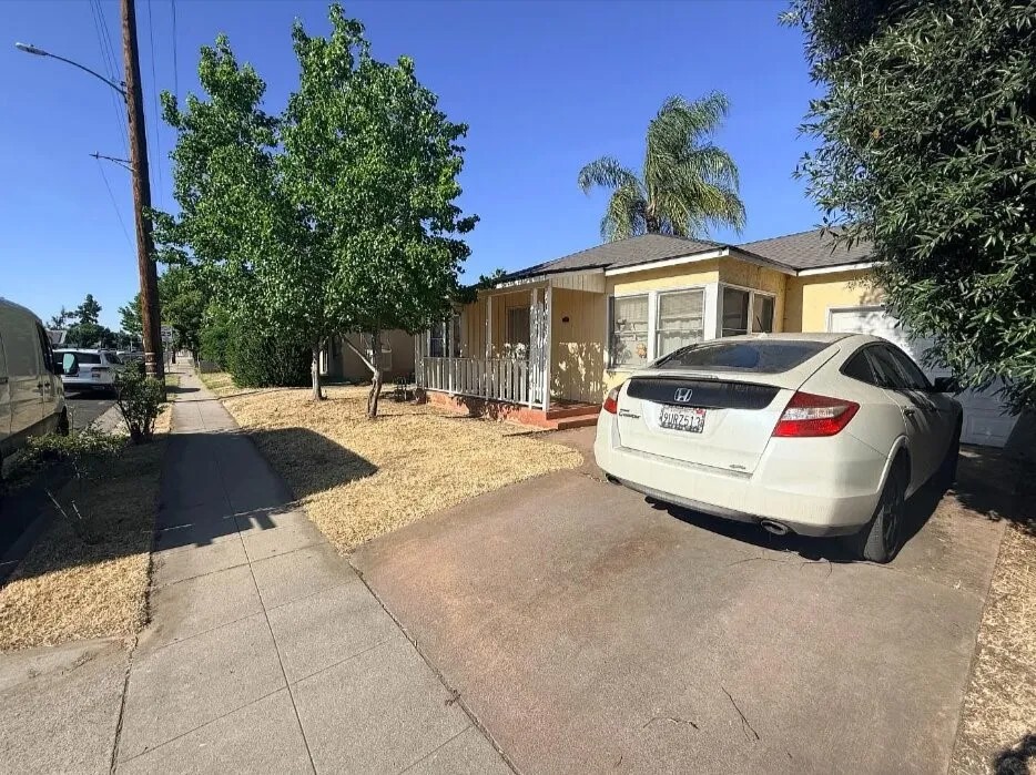 728 N Palm