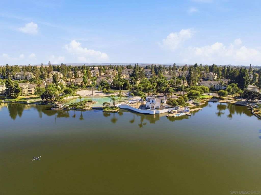 Photo of 2055 Lakeridge Cir #301, Chula Vista, CA 91913 (MLS # 260018031)