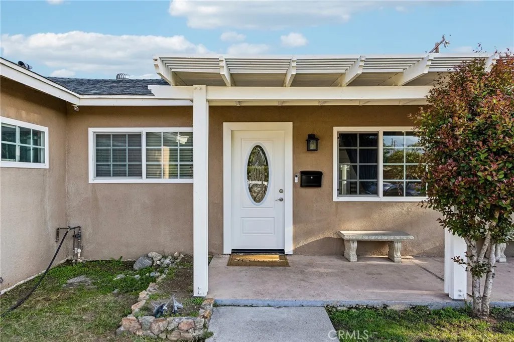 16748 E Bygrove