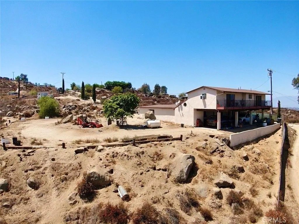 Photo of 20320 Roads End Drive, Perris, CA 92570 (MLS # IV25185261)