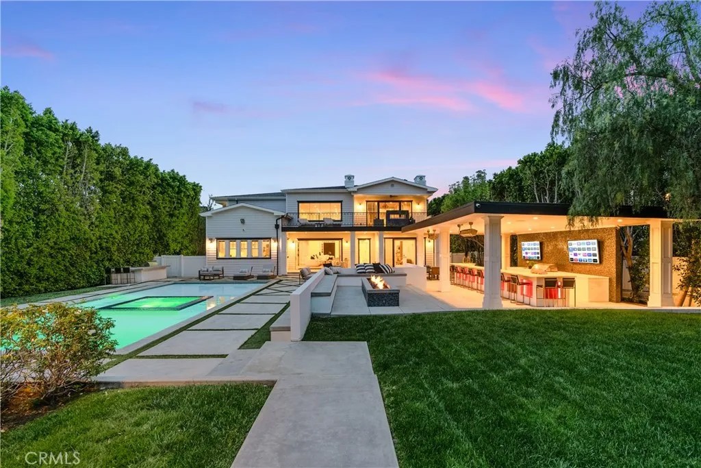 17528 Jayden Lane