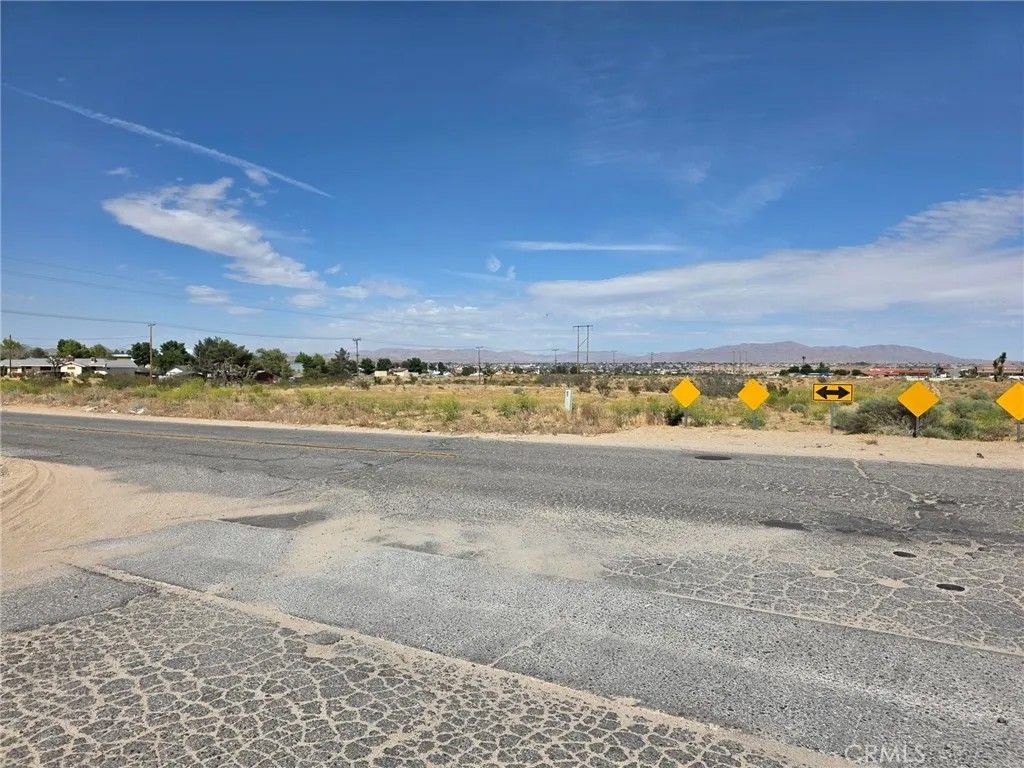 Photo of 0 Tamarisk Rd, Victorville, CA 92395 (MLS # HD26089846)