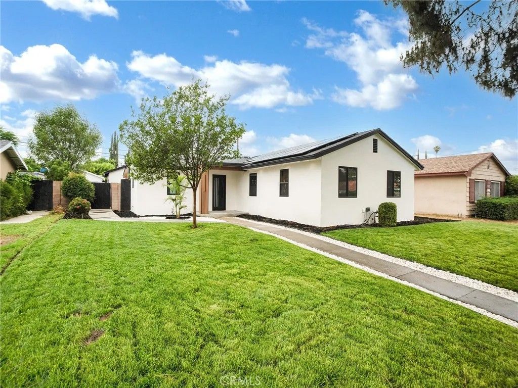 Photo for 7055 Fallbrook Avenue, West Hills, CA 91307 (MLS # SR25246764)