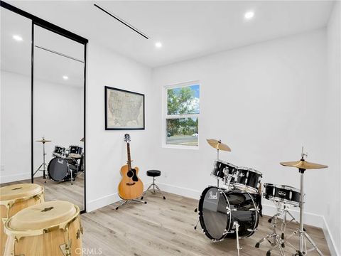 Tiny photo for 7055 Fallbrook Avenue, West Hills, CA 91307 (MLS # SR25246764)