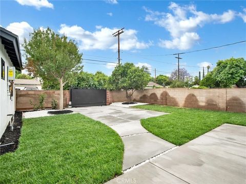 Tiny photo for 7055 Fallbrook Avenue, West Hills, CA 91307 (MLS # SR25246764)