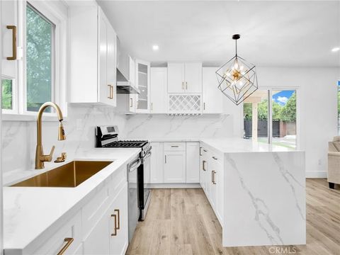 Tiny photo for 7055 Fallbrook Avenue, West Hills, CA 91307 (MLS # SR25246764)