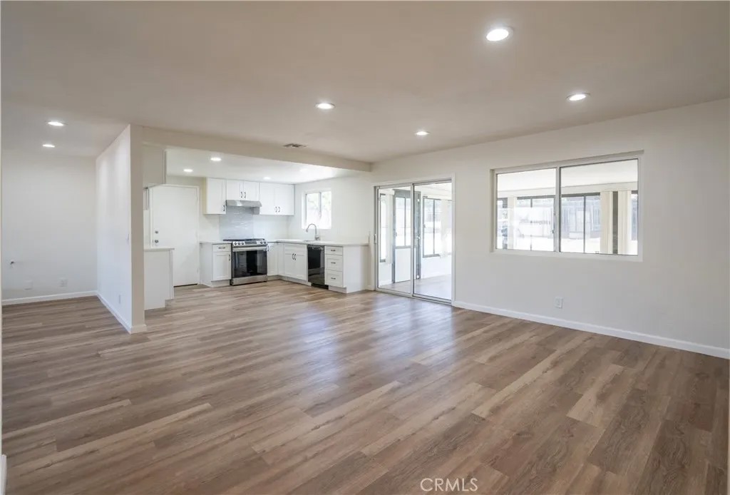 1460 N Towne