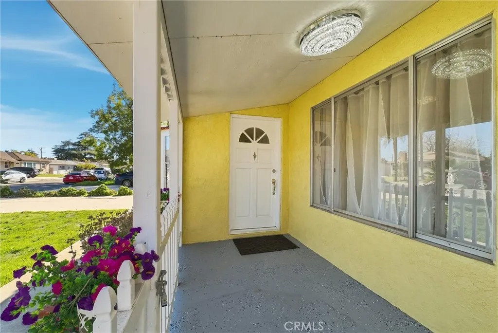 3560 N Mayfield Avenue