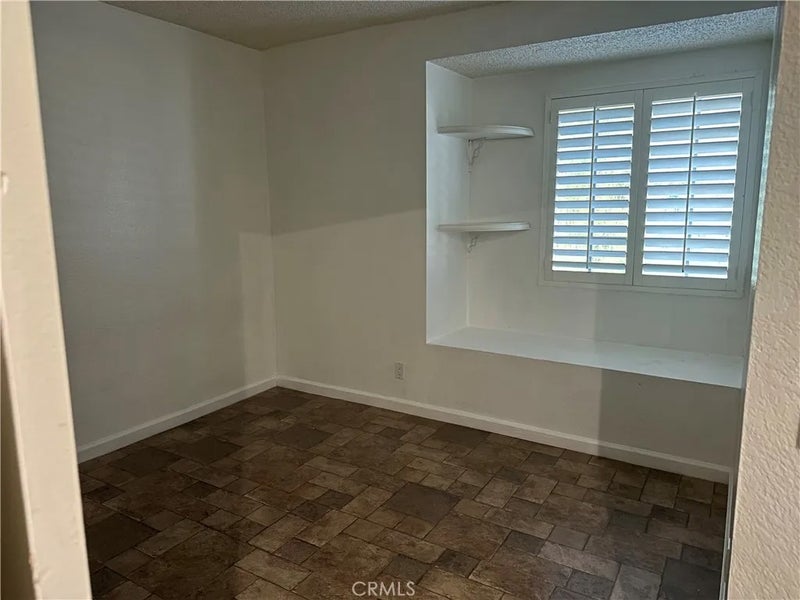832 S Rexford