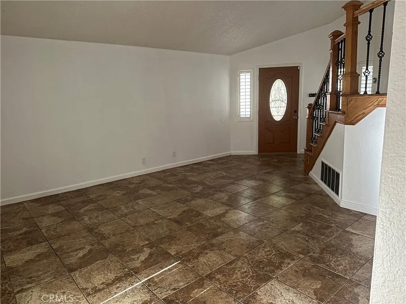 832 S Rexford