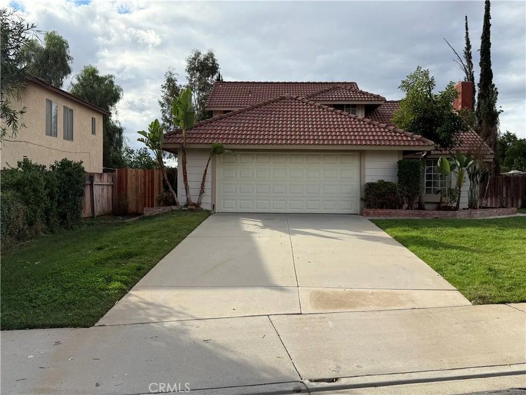 Photo of 12571 Heartleaf St, Moreno Valley, CA 92553 (MLS # IV25266295)