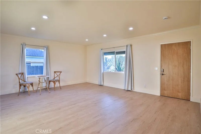 664 N 8th Avenue