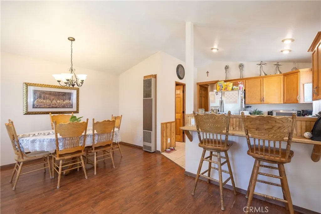 209 W Meadow Lane