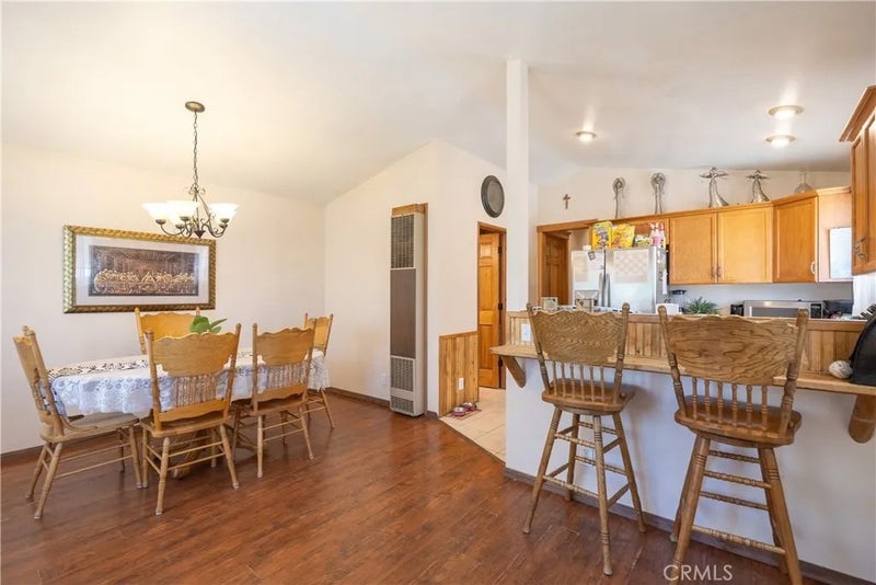 209 W Meadow Lane