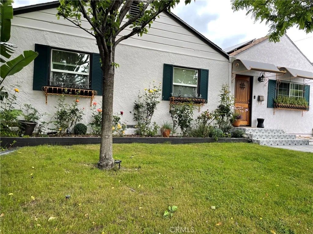 Photo of 825 Delaware Road #Front House, Burbank, CA 91504 (MLS # BB26001841)