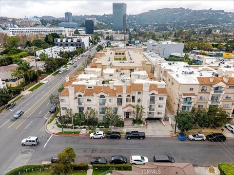 Property photo of 10604 Valley Spring Lane 105, Toluca Lake, CA 91602