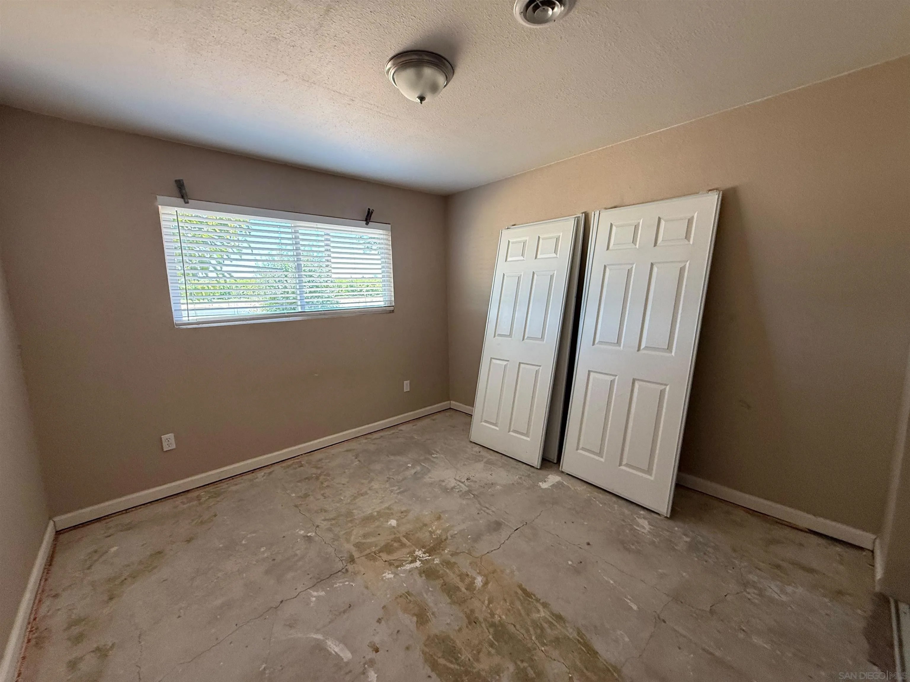 23273 Marsh Creek