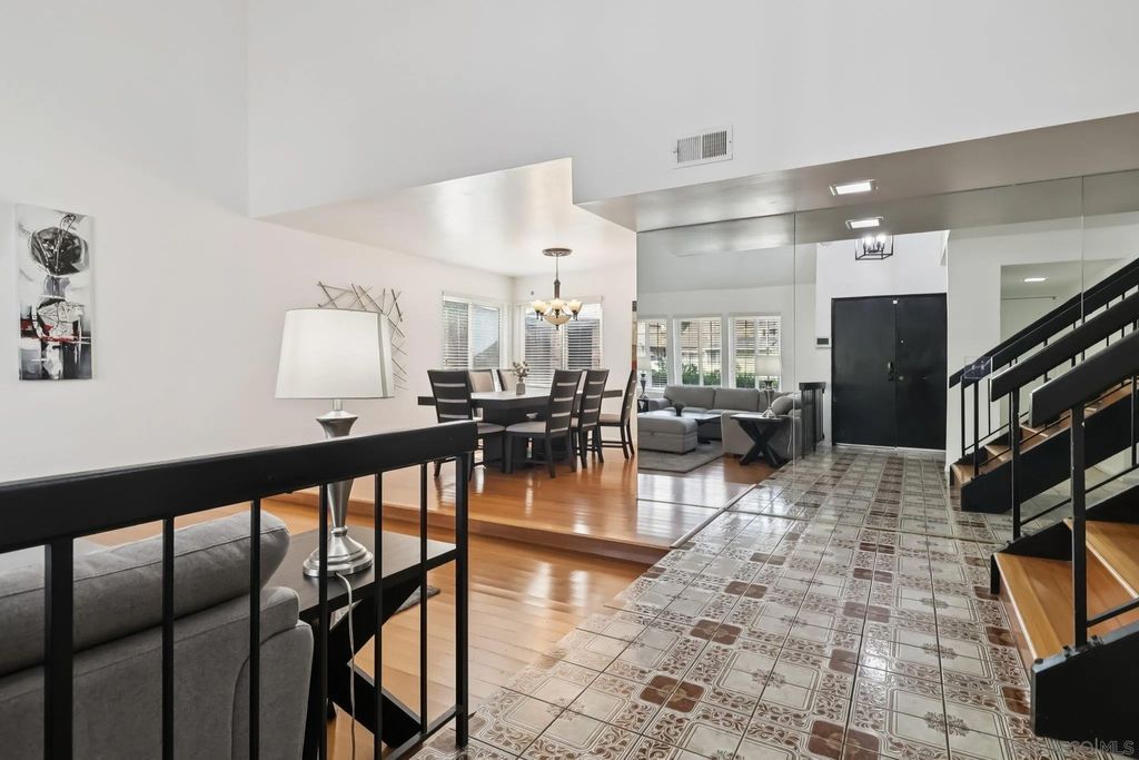 Photo of 712 Paseo Del Rey, Chula Vista, CA 91910 (MLS # 260007615)