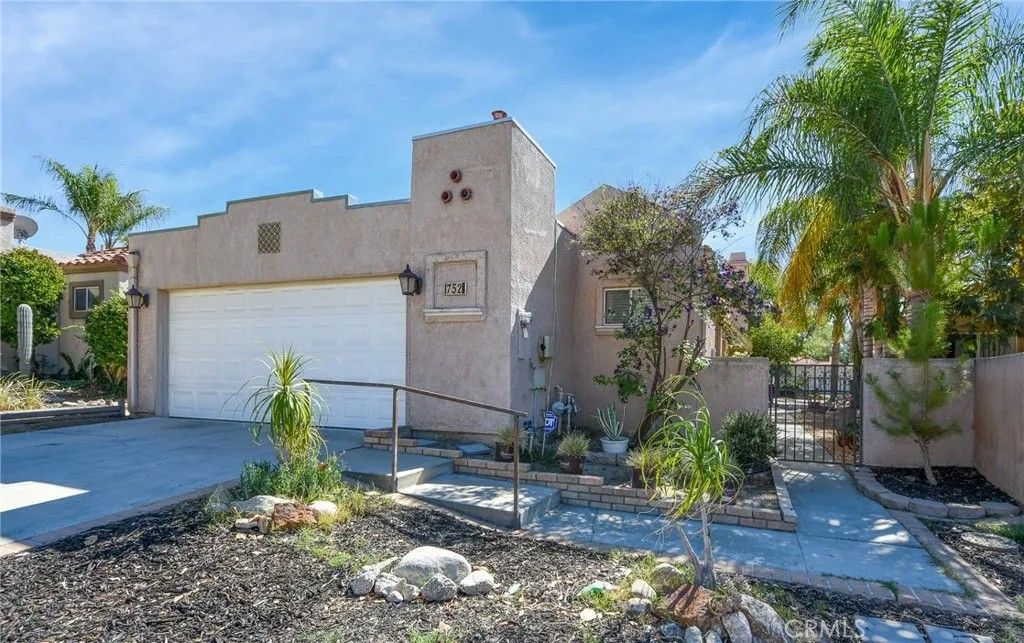 Photo of 752 Torino Ave, San Jacinto, CA 92583 (MLS # SW25229156)