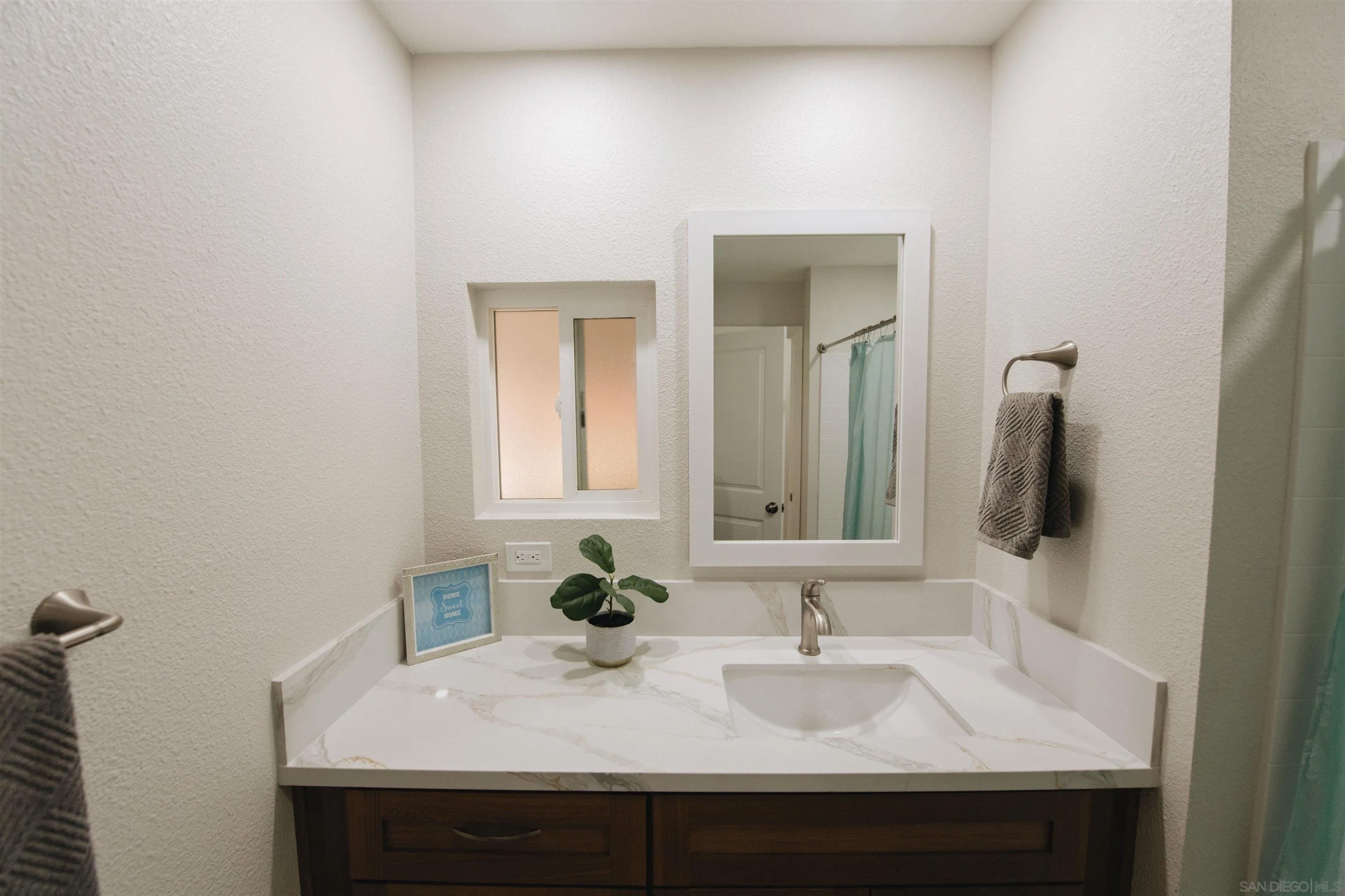 2400 Alpine Blvd #8