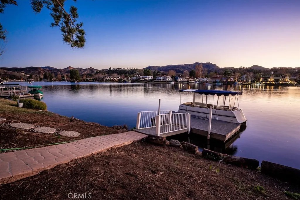 2546 Oakshore Drive