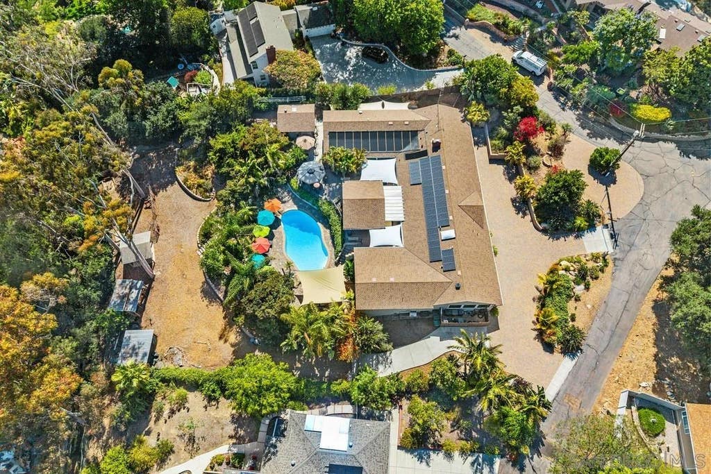 Photo of 9865 Edgelake Drive, La Mesa, CA 91941 (MLS # 260013649)