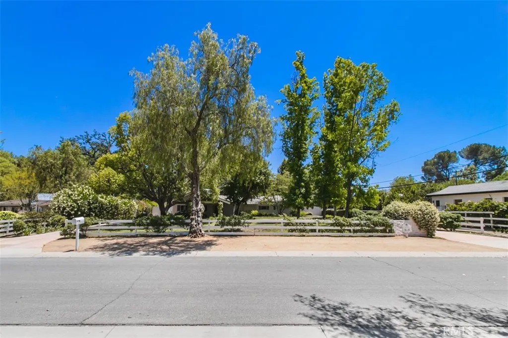 5238 Twin Oaks