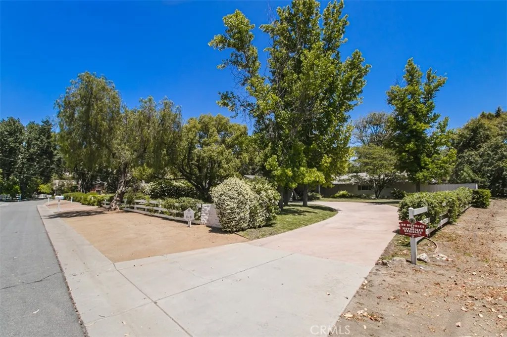 5238 Twin Oaks