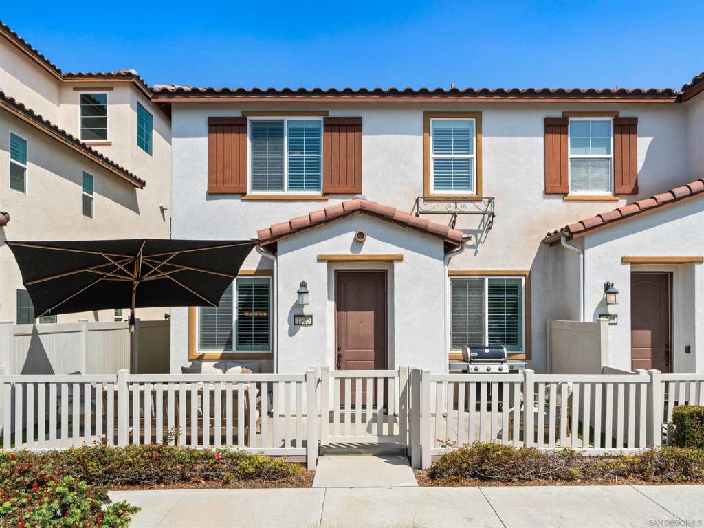 Photo of 1323 Keck RD, Chula Vista, CA 91913 (MLS # 260018937)