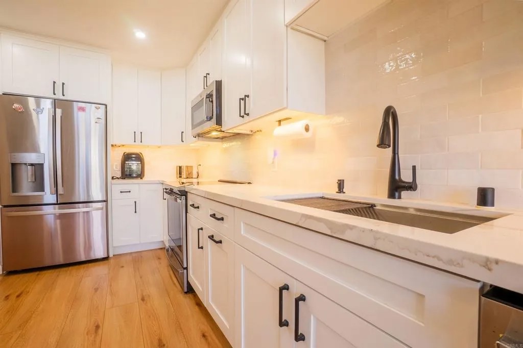 270 Dahlia Ave 5