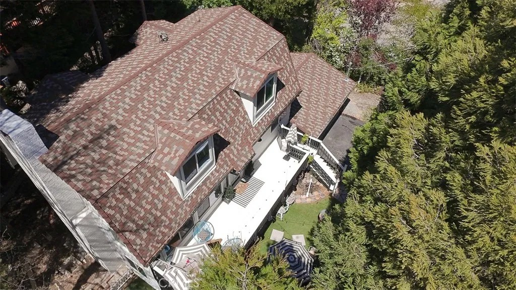 220 Oak Dr.