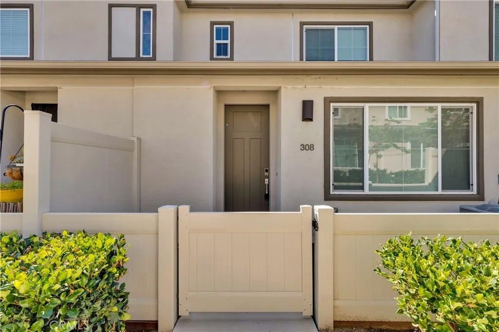 Photo of 308 Citrine Trail, Fallbrook, CA 92028 (MLS # PW25235088)