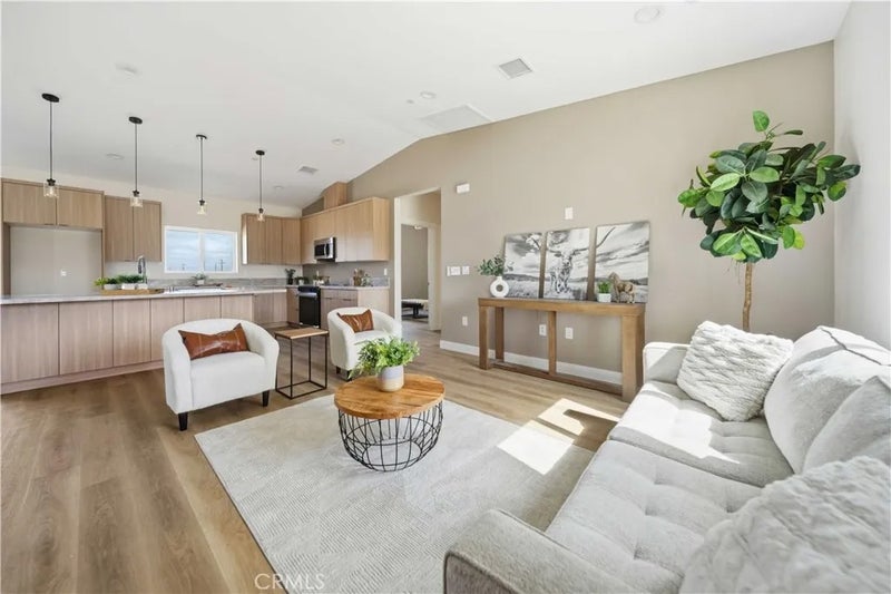 9855 E Avenue Q10